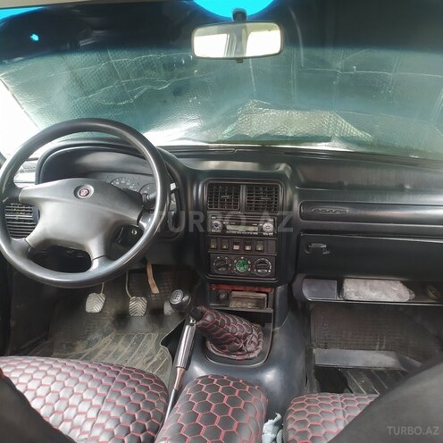 GAZ 31105 2005, 200,000 km - 2.4 l - Zaqatala