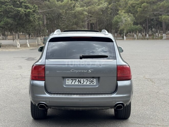 Porsche Cayenne S-8