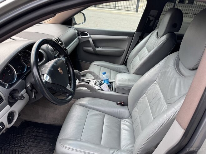 Porsche Cayenne S-10