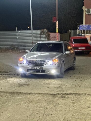 Mercedes C 280 2006, 450,000 km - 2.8 л - Xudat