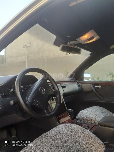 Mercedes E 220 d 2001, 500,000 km - 2.2 л - Bakı
