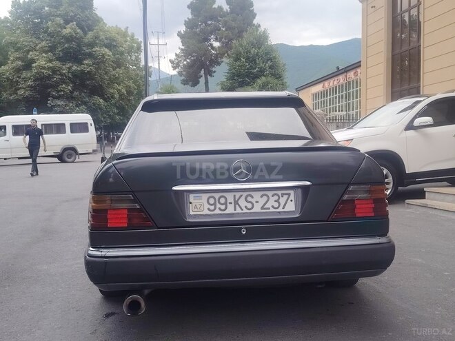 Mercedes E 250 1993, 817,229 km - 2.5 l - Şəki