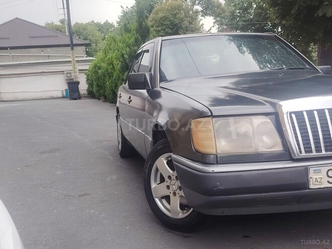 Mercedes E 250 1993, 817,229 km - 2.5 l - Şəki