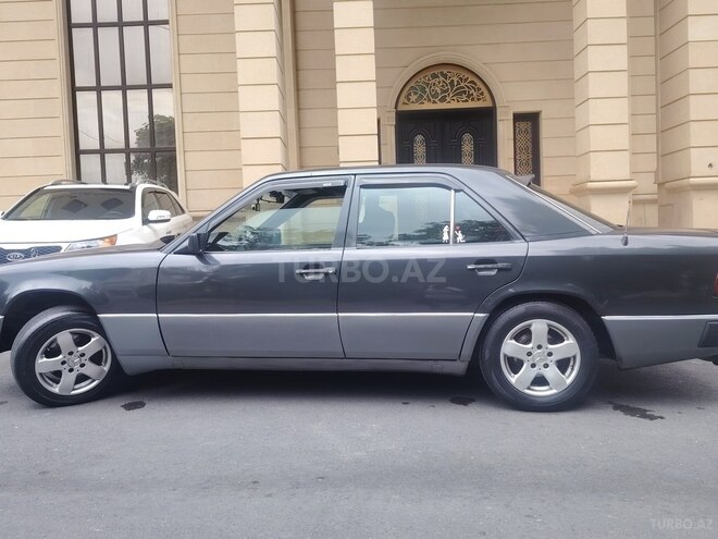 Mercedes E 250 1993, 817,229 km - 2.5 l - Şəki