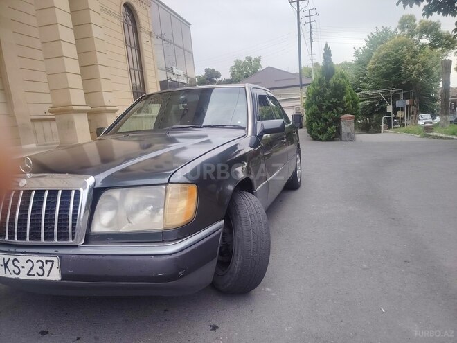 Mercedes E 250 1993, 817,229 km - 2.5 l - Şəki