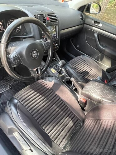 Volkswagen Jetta-8
