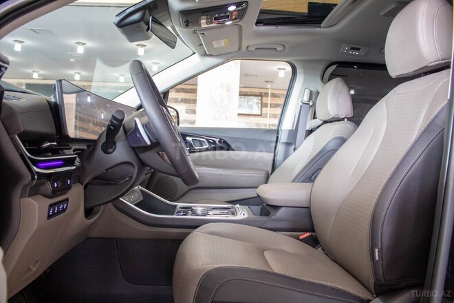 Kia Carnival-11