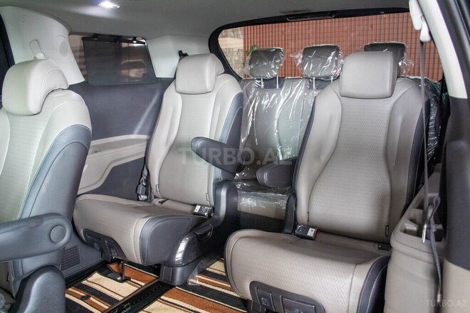 Kia Carnival-16