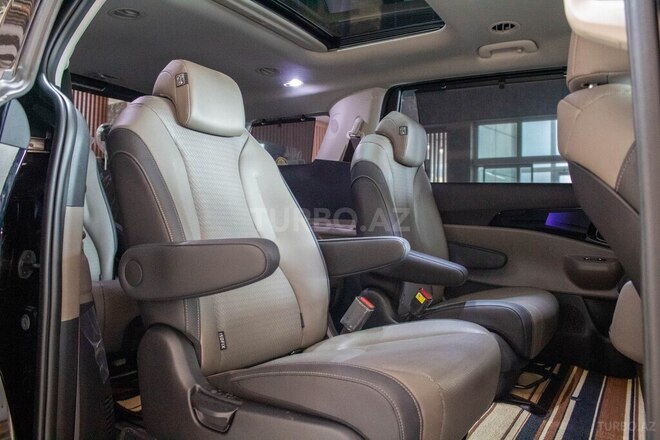 Kia Carnival-15