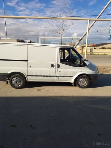Ford Transit-3