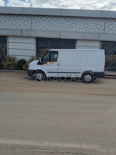 Ford Transit-4
