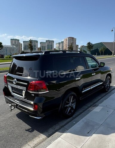 Toyota Land Cruiser-6