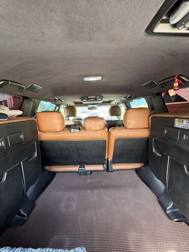 Toyota Land Cruiser-11