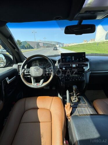 Toyota Land Cruiser-13