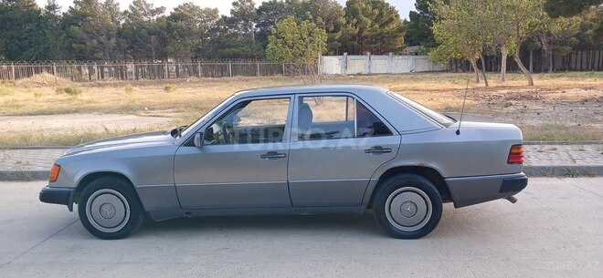 Mercedes E 200 d 1993, 234,123 km - 2.0 л - Bakı