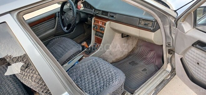 Mercedes E 200 d 1993, 234,123 km - 2.0 л - Bakı