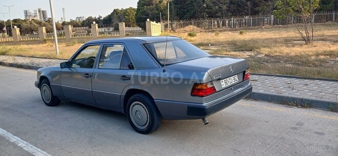 Mercedes E 200 d 1993, 234,123 km - 2.0 л - Bakı