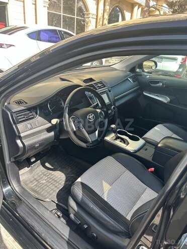 Toyota Camry-9