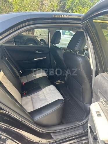 Toyota Camry-15