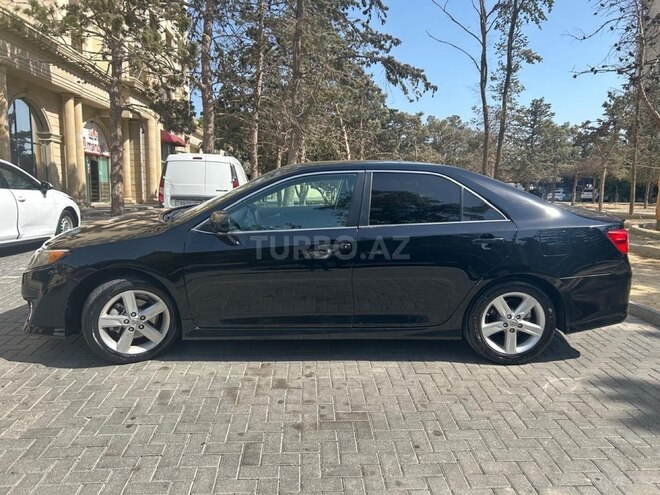 Toyota Camry-3