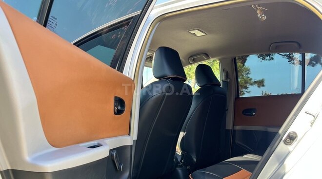 Toyota Yaris 2011, 96,000 km - 1.3 l - Bakı