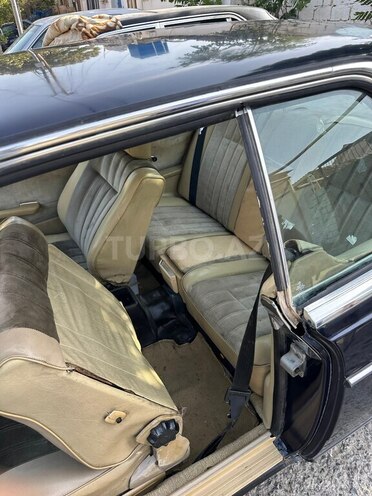 Mercedes E 230 1981, 300,000 km - 2.3 л - Bakı