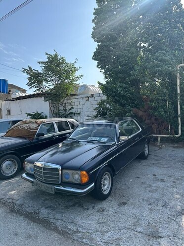 Mercedes E 230 1981, 300,000 km - 2.3 л - Bakı