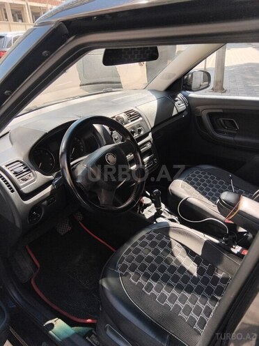 Skoda Fabia 2011, 320,000 km - 1.6 l - Bakı