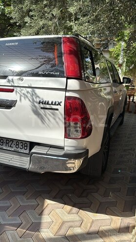 Toyota Hilux 2018, 132,000 km - 2.4 l - Bakı