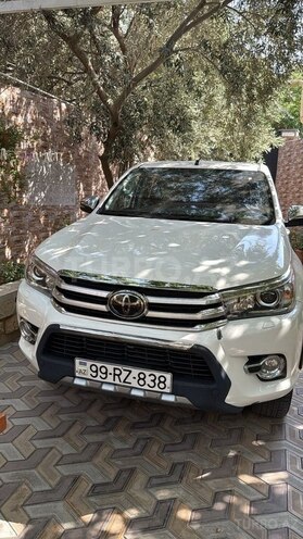Toyota Hilux 2018, 132,000 km - 2.4 l - Bakı