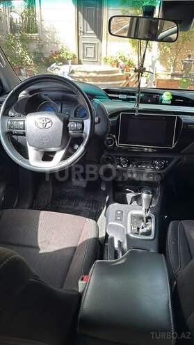 Toyota Hilux 2018, 132,000 km - 2.4 l - Bakı