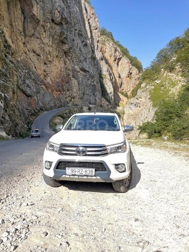 Toyota Hilux 2018, 132,000 km - 2.4 l - Bakı