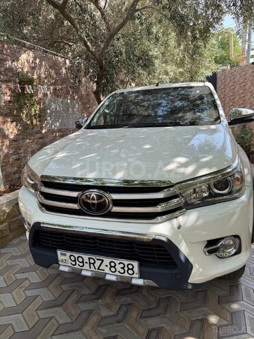 Toyota Hilux 2018, 132,000 km - 2.4 l - Bakı