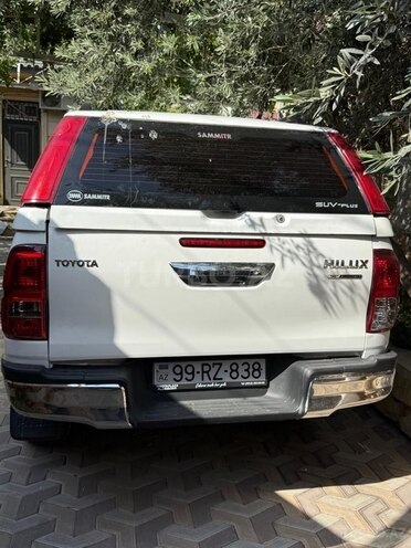 Toyota Hilux 2018, 132,000 km - 2.4 l - Bakı