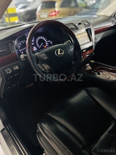 Lexus LS 460 2008, 287,000 km - 4.6 l - Bakı
