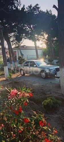 Mercedes E 200 d 1991, 356,895 km - 2.0 л - Bakı