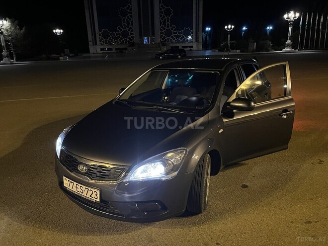 Kia Ceed 2009, 301,000 km - 1.4 л - Gəncə