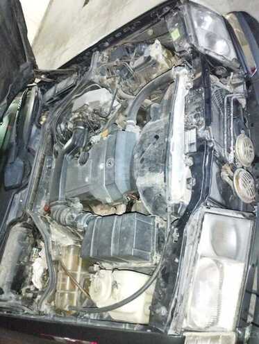 Mercedes E 220 1993, 260,000 km - 2.2 l - Goranboy