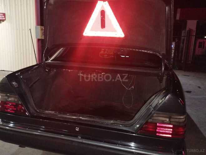 Mercedes E 220 1993, 260,000 km - 2.2 l - Goranboy