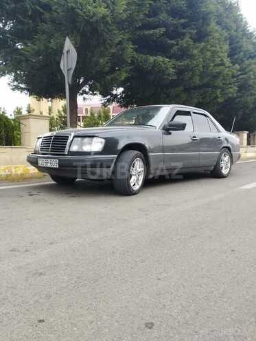 Mercedes E 220 1993, 260,000 km - 2.2 l - Goranboy