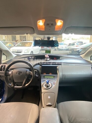 Toyota Prius-3