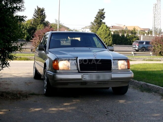 Mercedes E 250 1992, 350,845 km - 2.5 l - Bakı