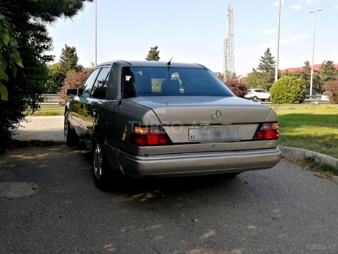 Mercedes E 250 1992, 350,845 km - 2.5 l - Bakı