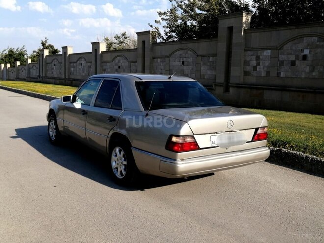 Mercedes E 250 1992, 350,845 km - 2.5 l - Bakı