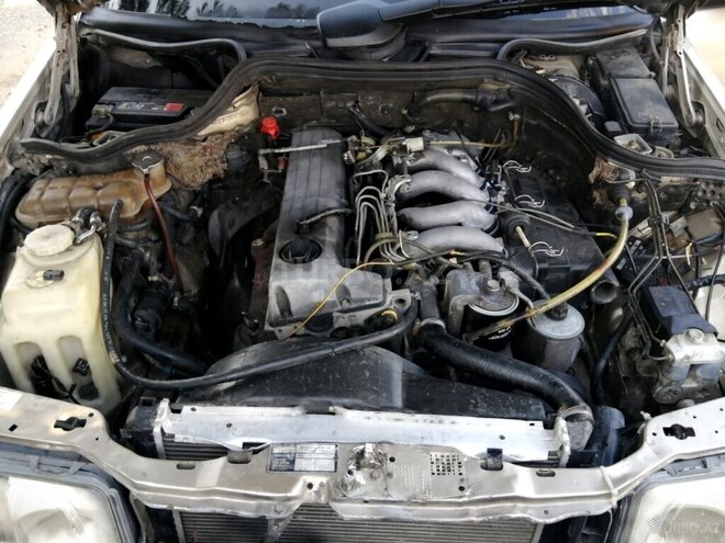 Mercedes E 250 1992, 350,845 km - 2.5 l - Bakı