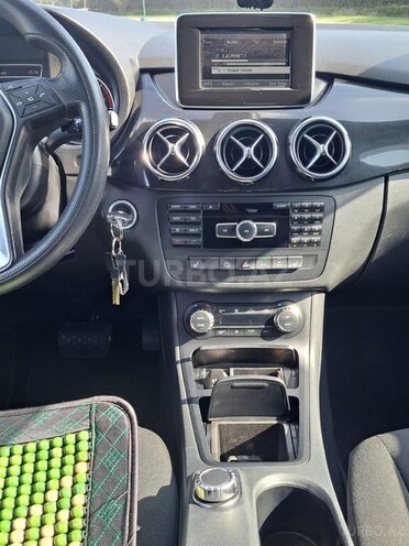Mercedes B 180 2014, 234,000 km - 1.5 l - Bakı