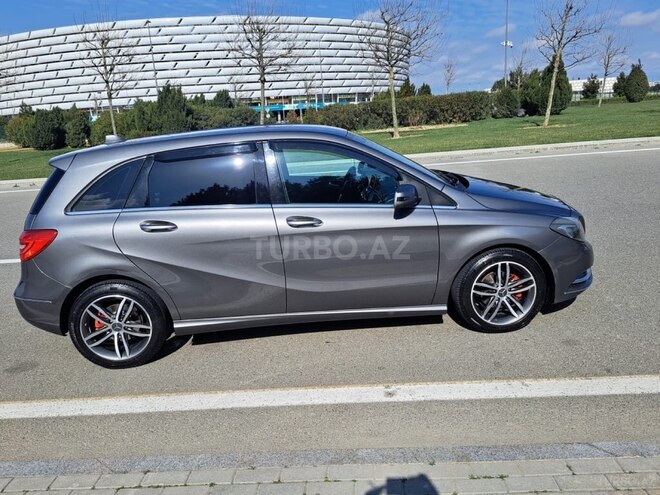 Mercedes B 180 2014, 234,000 km - 1.5 l - Bakı