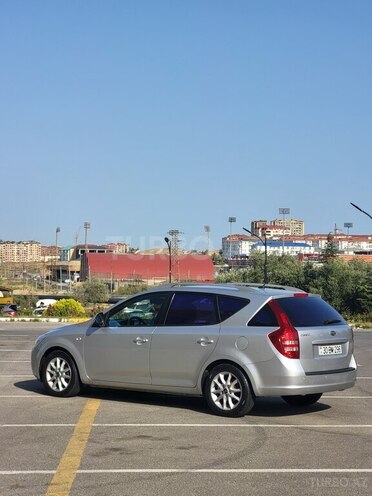 Kia  2008, 330,000 km - 1.6 l - Bakı