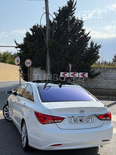 Hyundai Sonata-2