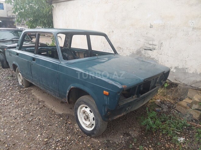 LADA (VAZ) 2107 1999, 95,000 km - 1.6 l - Quba